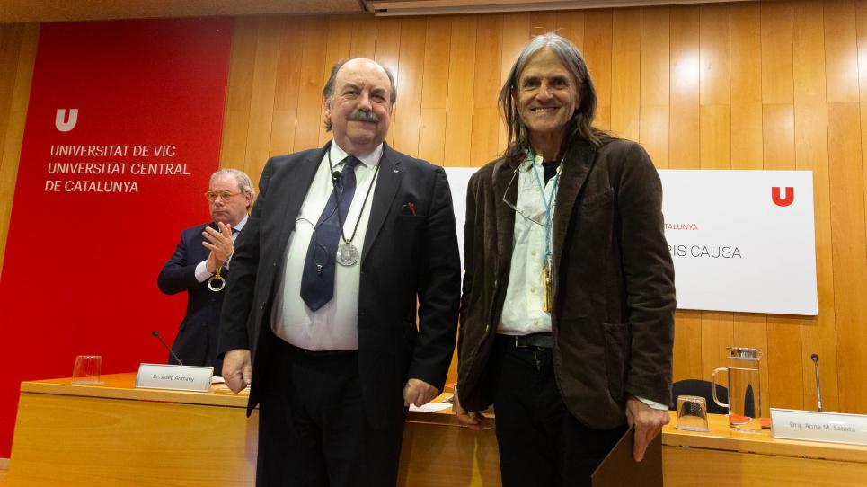 El rector Josep Eladi Baños i el nou doctor 'honoris causa' Perejaume