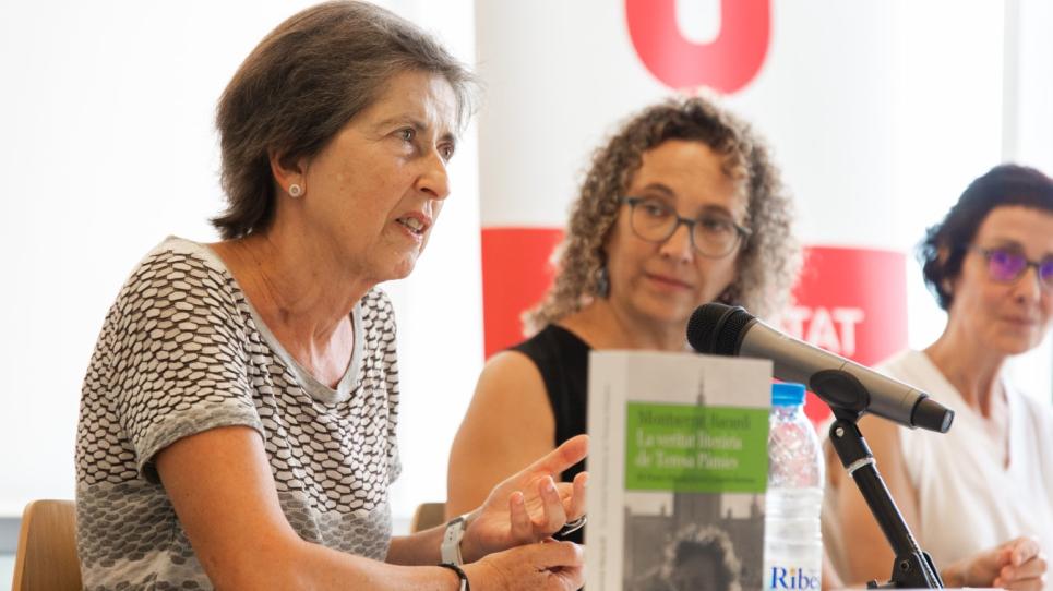 Montserrat Bacardí, Eva Espasa i Gemma Redortra, durant la presentació del llibre 'La veritat literària de Teresa Pàmies'