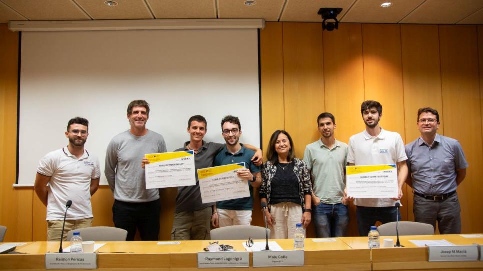 Participants i finalistes del Premi Eusebi Molera, acompanyats de Malu Calle i Josep M. Macià