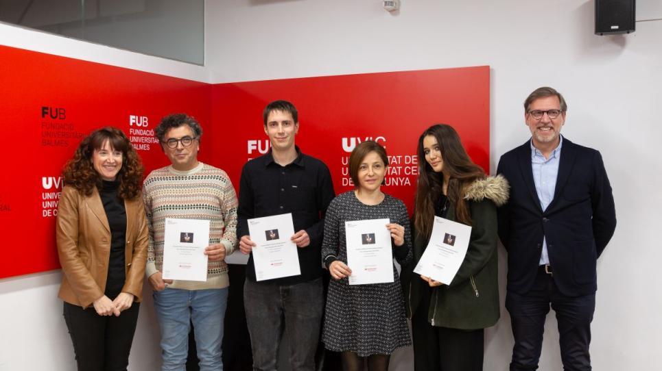 Estudiants premiats, juntament amb Elisenda Tarrats i Eduard Prats