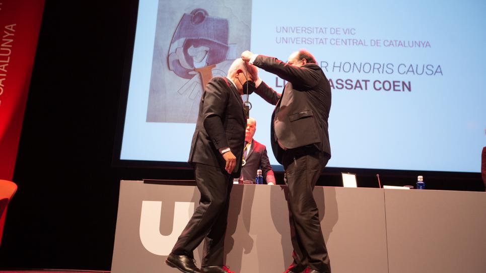 Acte d'investidura del doctorat honoris causa Lluis Bassat