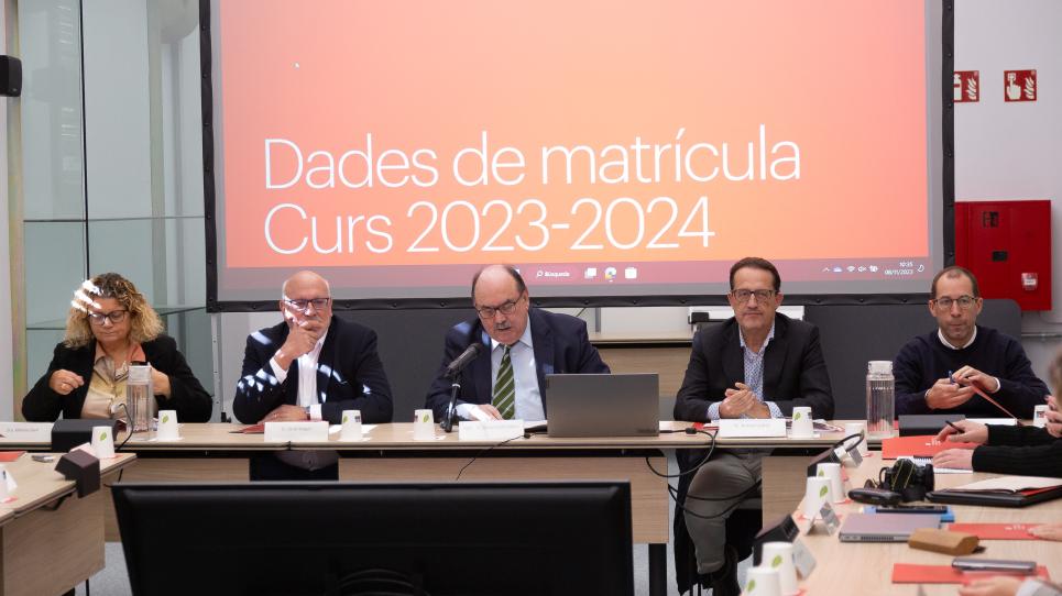 Taula presidencial de la presentació de dades de matrícula de la UVic-UCC del curs 2023-2024