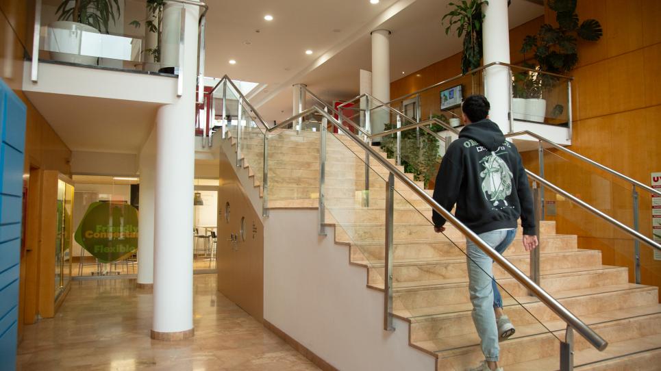 Pujar escales al lloc de treball millora el benestar físic