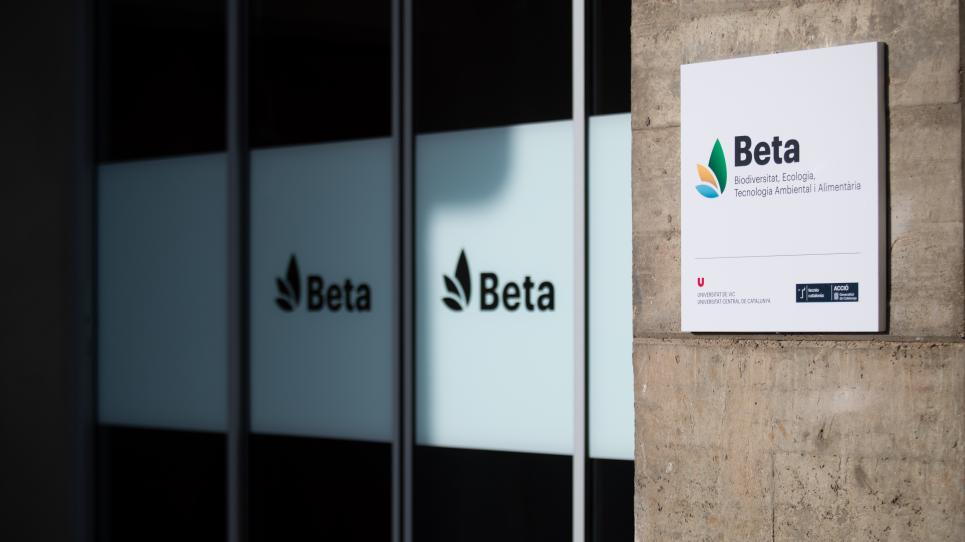 Porta d'entrada a l'edifici del CT BETA