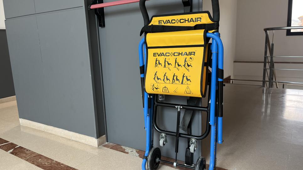 Cadira d'evacuació inclusiva
