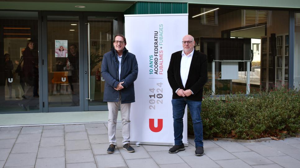 Antoni Llobet i Jordi Baiget, davant l'edifici FUB4 d'UManresa
