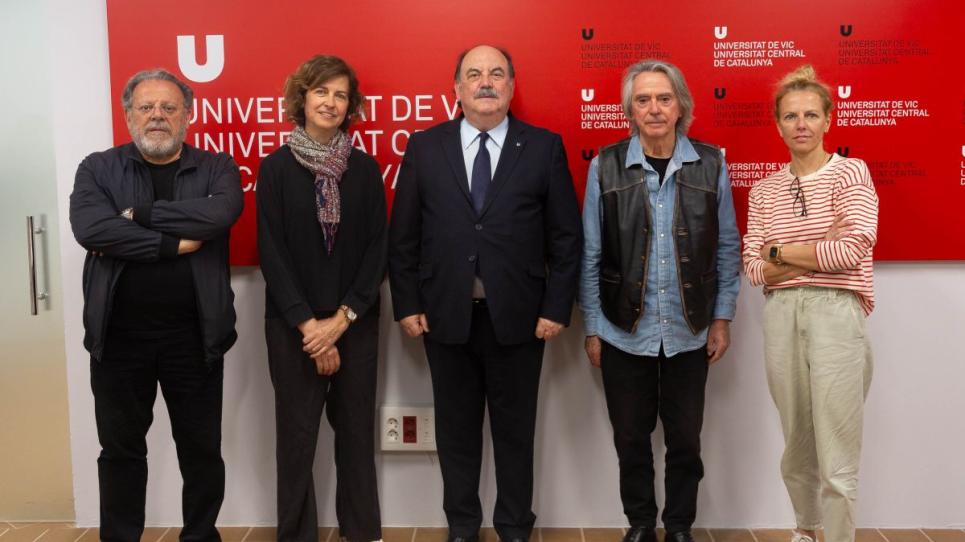 Signatura del conveni entre la Fundació privada L'Olivar i la UVic-UCC