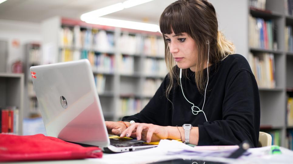 La Biblioteca obre la pàgina "Connecta’t a l’aprenentatge virtual" amb recursos digitals per a tota la comunitat universitària