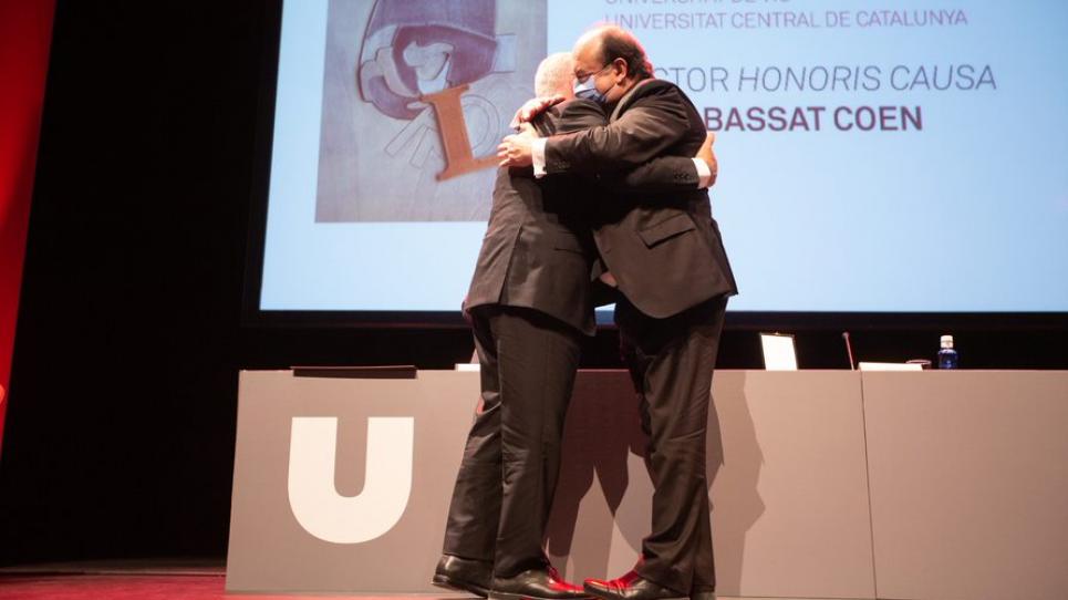 Acte d'investidura del doctorat honoris causa Lluis Bassat